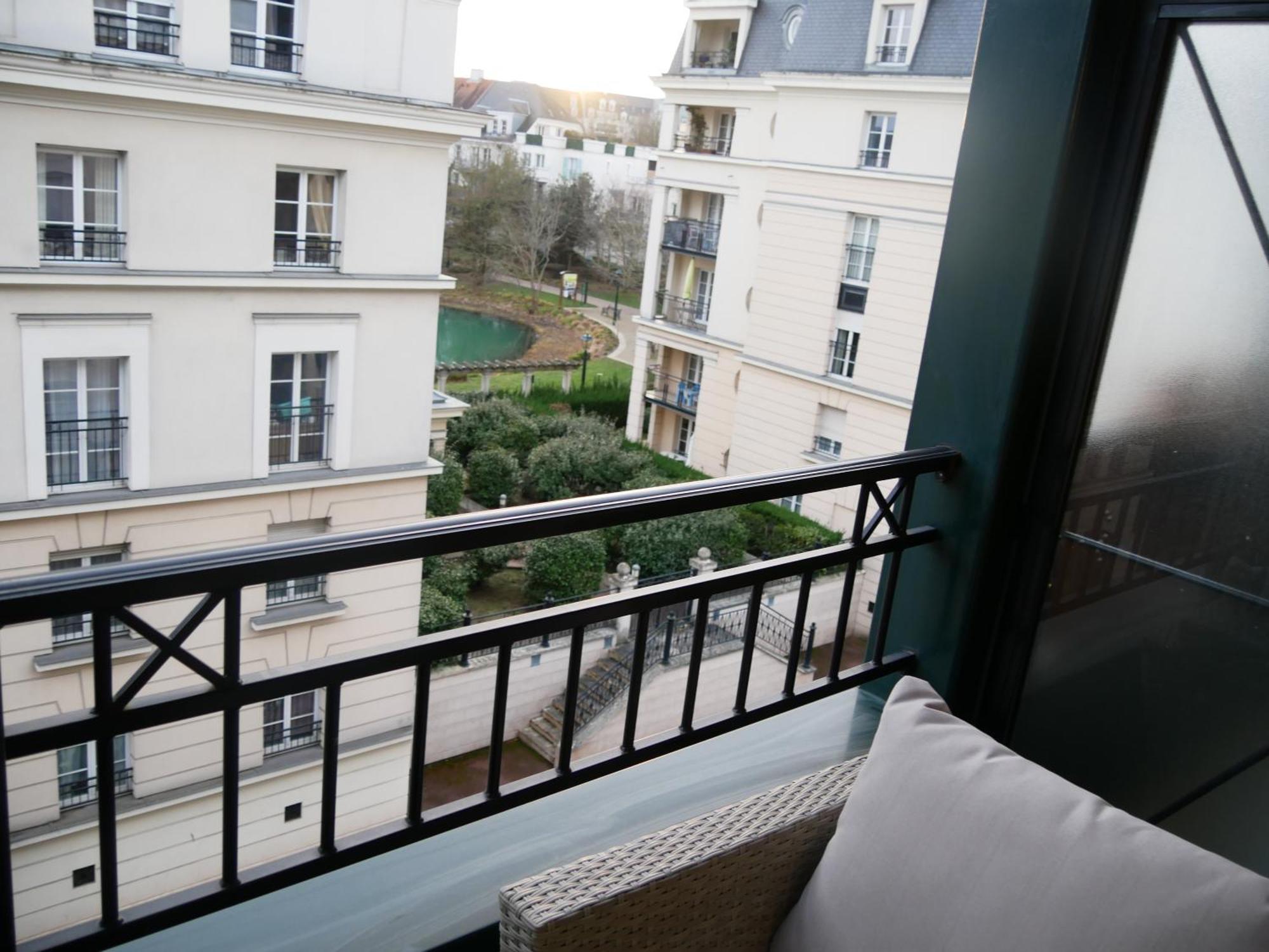 Horizon Apartment เลอเปลซีส์-โรแบงซง ภายนอก รูปภาพ