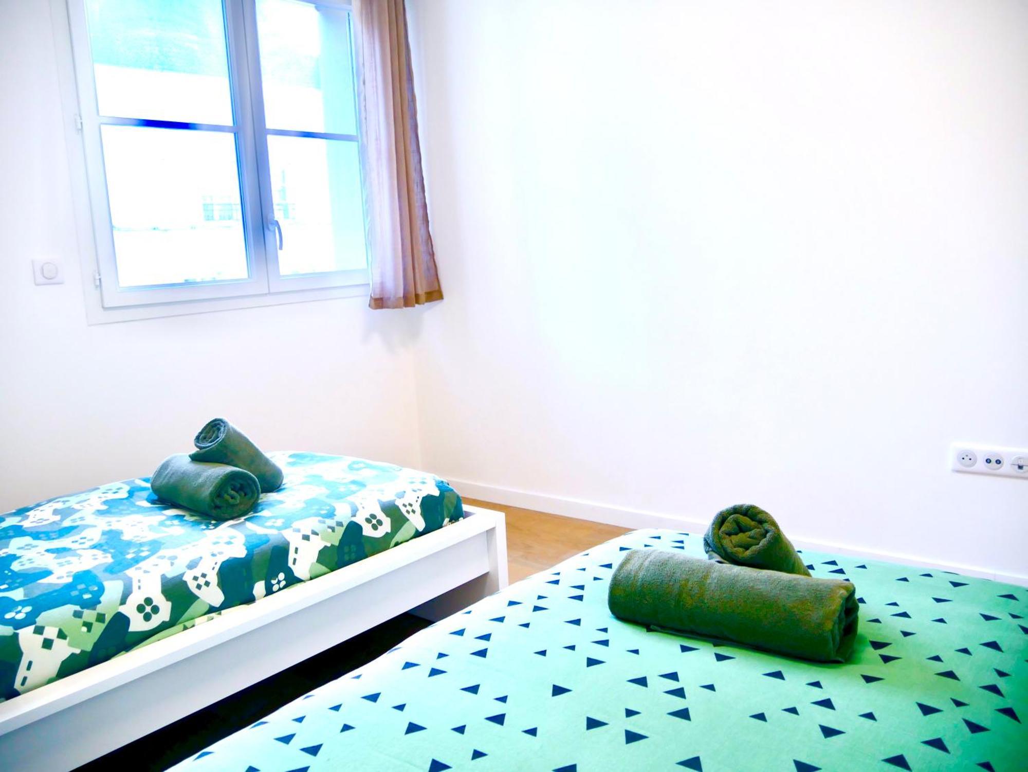 Horizon Apartment เลอเปลซีส์-โรแบงซง ภายนอก รูปภาพ